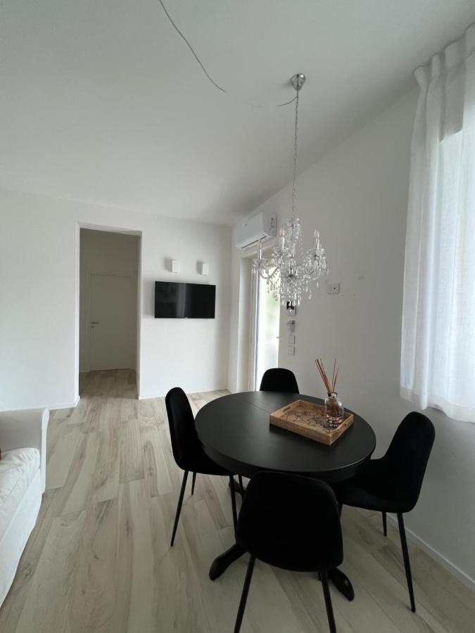 Villa Torrione - Apartments & Pool Чивитанова-Марке Экстерьер фото