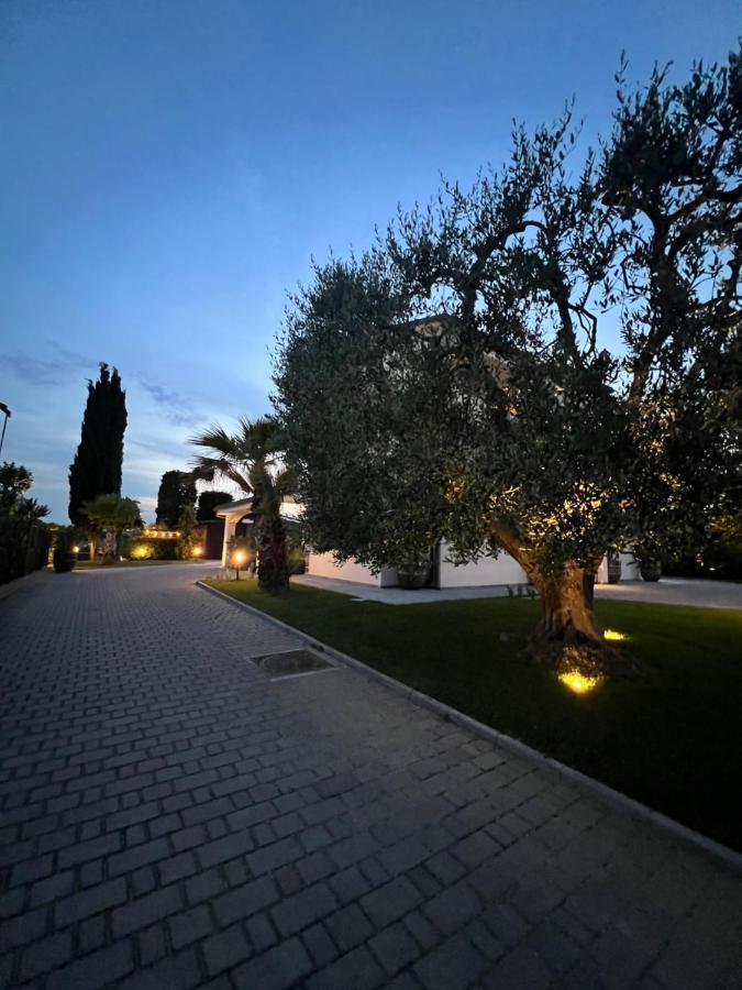 Villa Torrione - Apartments & Pool Чивитанова-Марке Экстерьер фото